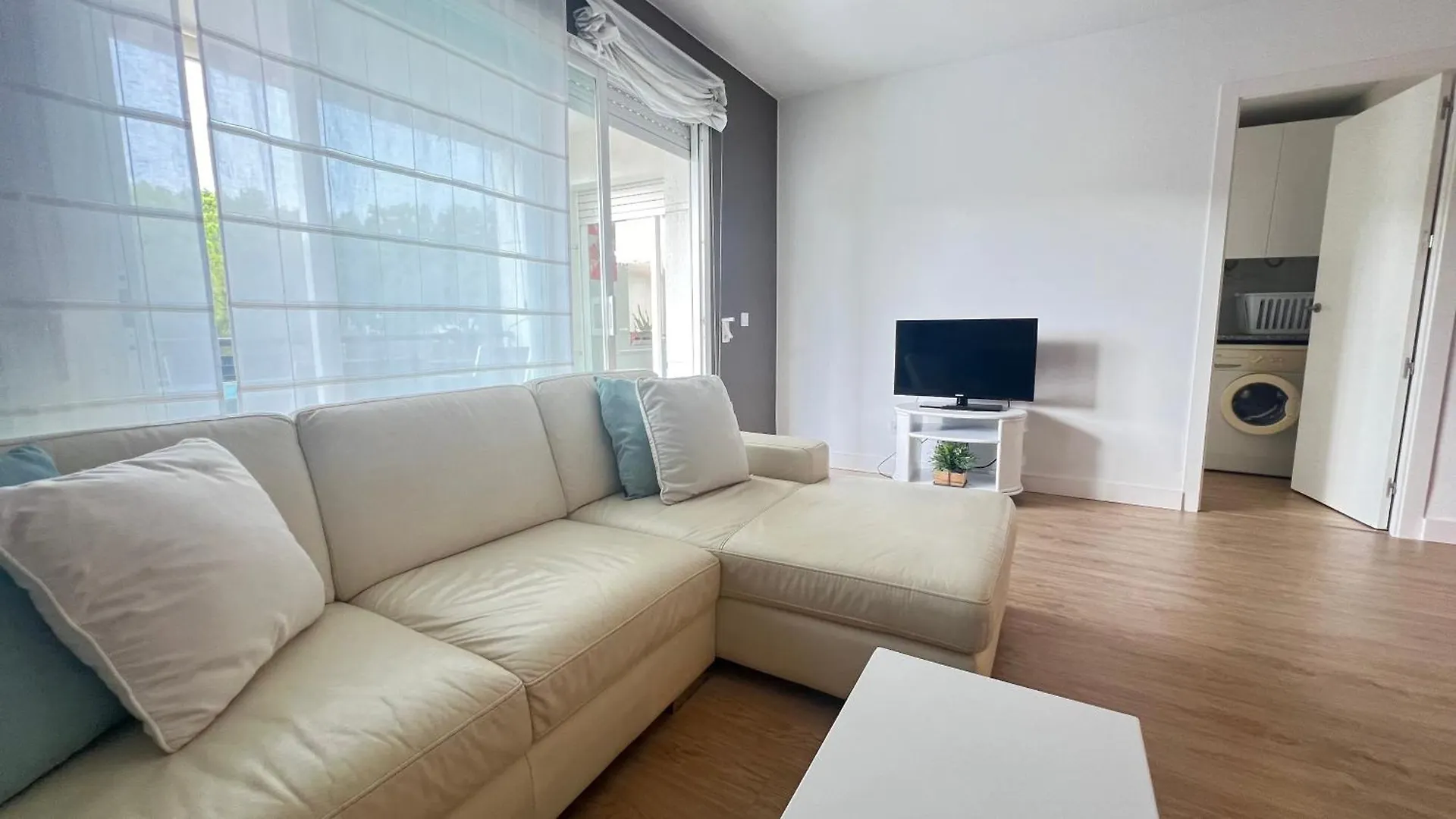 Apartamento Familiar Cerca Del Mar 普拉加德阿罗
